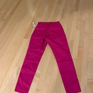 NWT Old Navy magenta skinny high rise pant